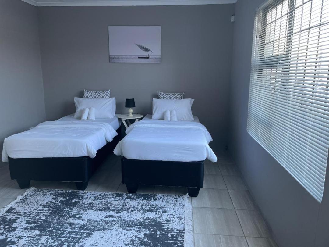 Otis Self Catering Leilighet Walvis Bay Eksteriør bilde